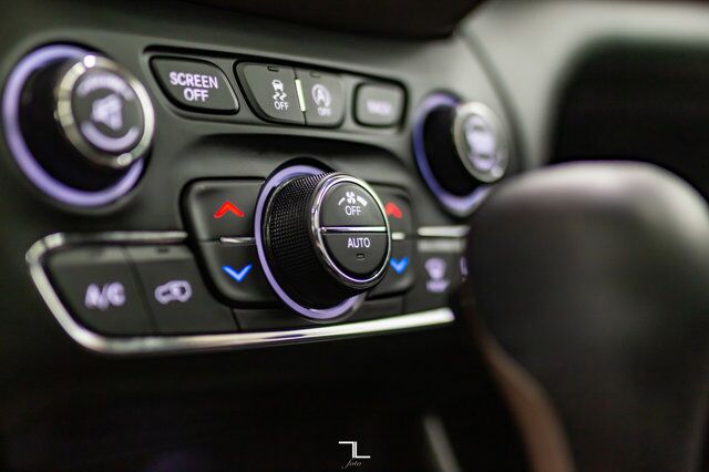 2018 Jeep Cherokee 4x4 North Roof Nav BCam Red Deer AB