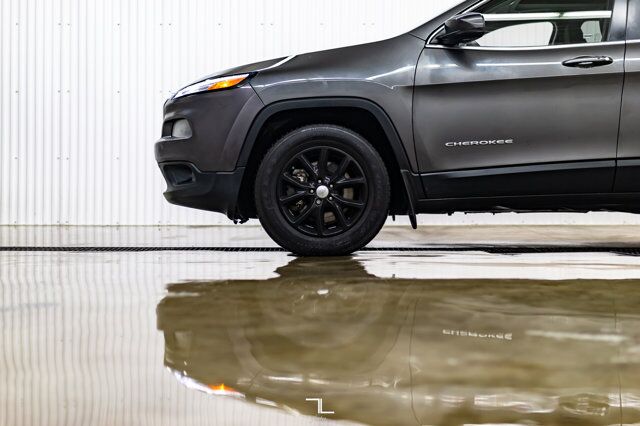 2018 Jeep Cherokee 4x4 North Roof Nav BCam Red Deer AB