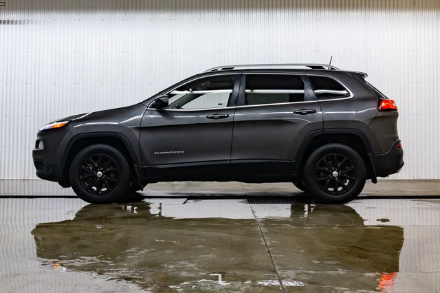 2018 Jeep Cherokee 4x4 North Roof Nav BCam Red Deer AB