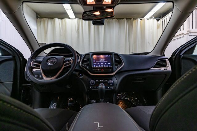 2018 Jeep Cherokee 4x4 North Roof Nav BCam Red Deer AB