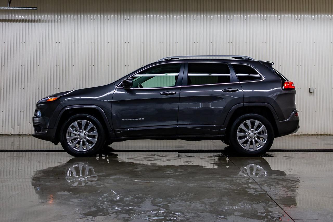 2018 Jeep Cherokee 4x4 Overland Leather Roof Nav Red Deer AB