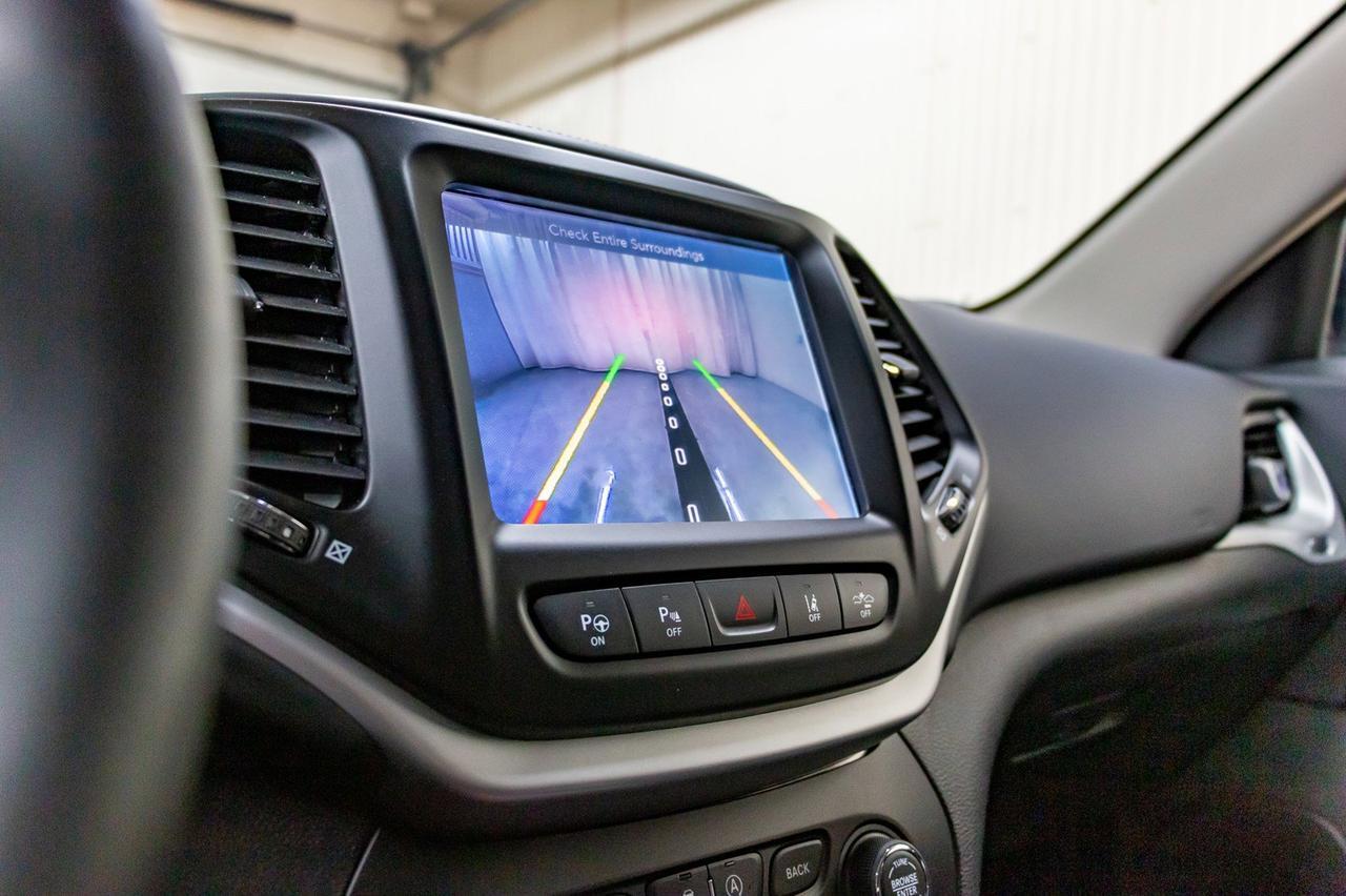 2018 Jeep Cherokee 4x4 Overland Leather Roof Nav Red Deer AB