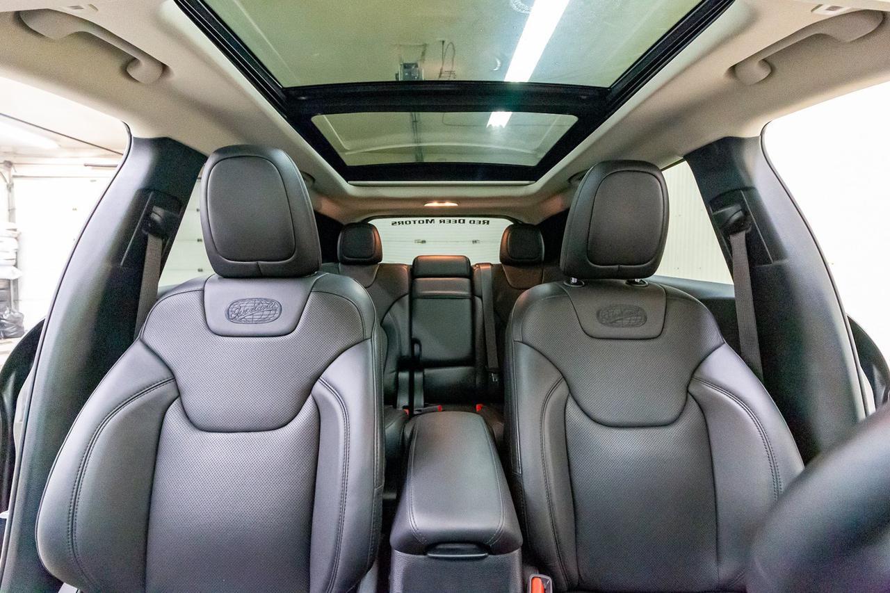 2018 Jeep Cherokee 4x4 Overland Leather Roof Nav Red Deer AB