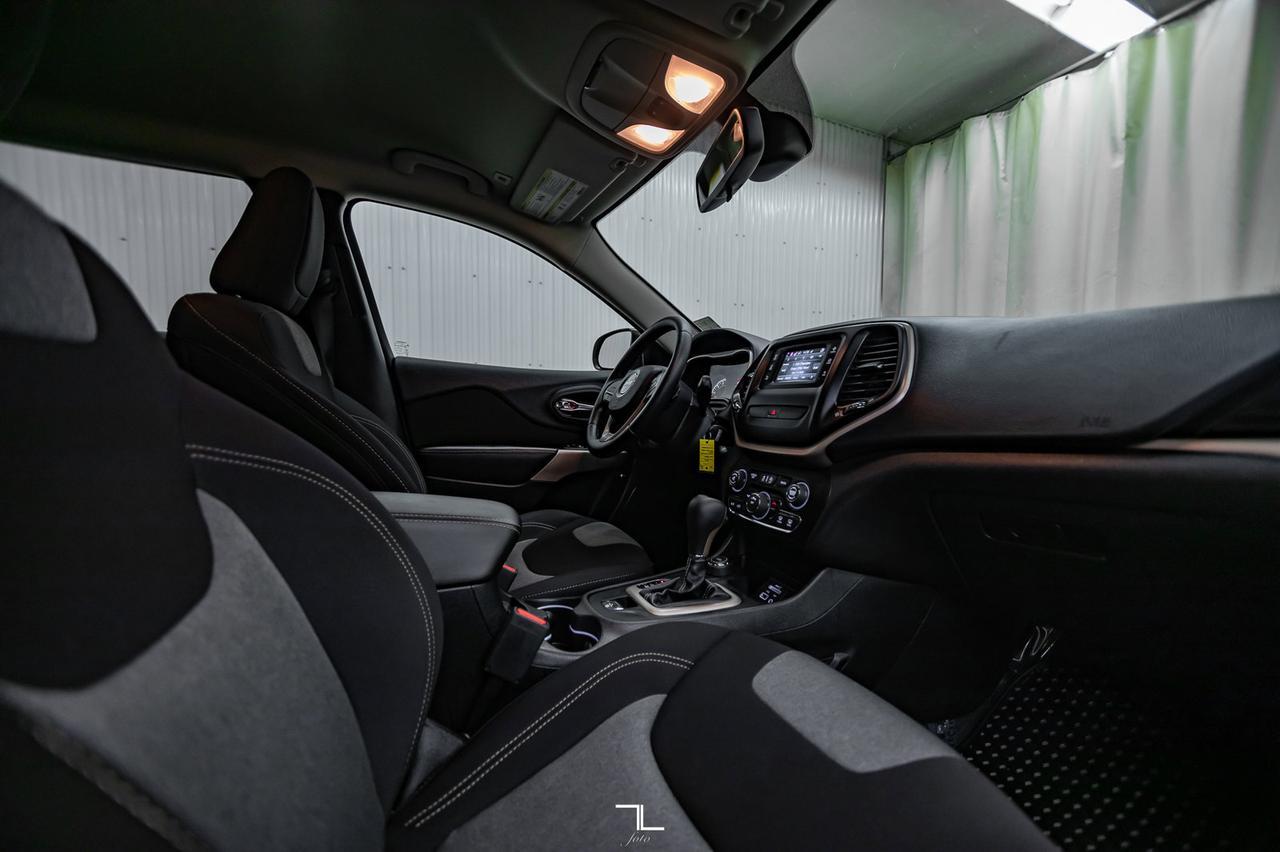 2018 Jeep Cherokee 4x4 Sport Altitude BCam Red Deer AB