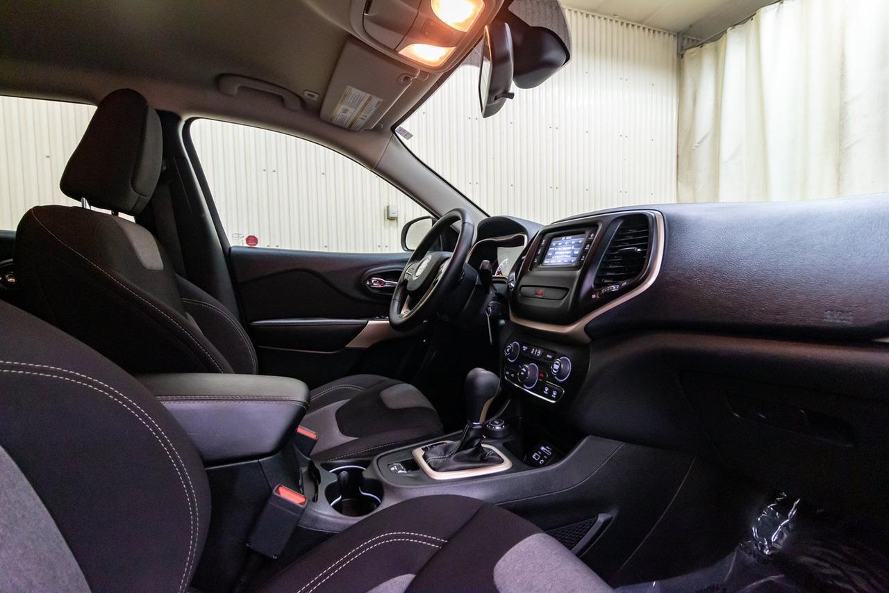 2018 Jeep Cherokee 4x4 Sport BCam Red Deer AB