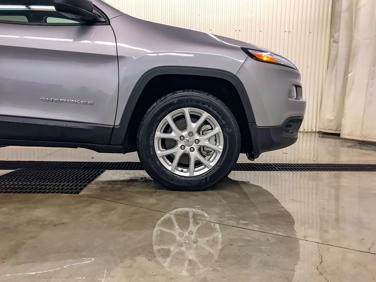 2018 Jeep Cherokee 4x4 Sport Red Deer AB