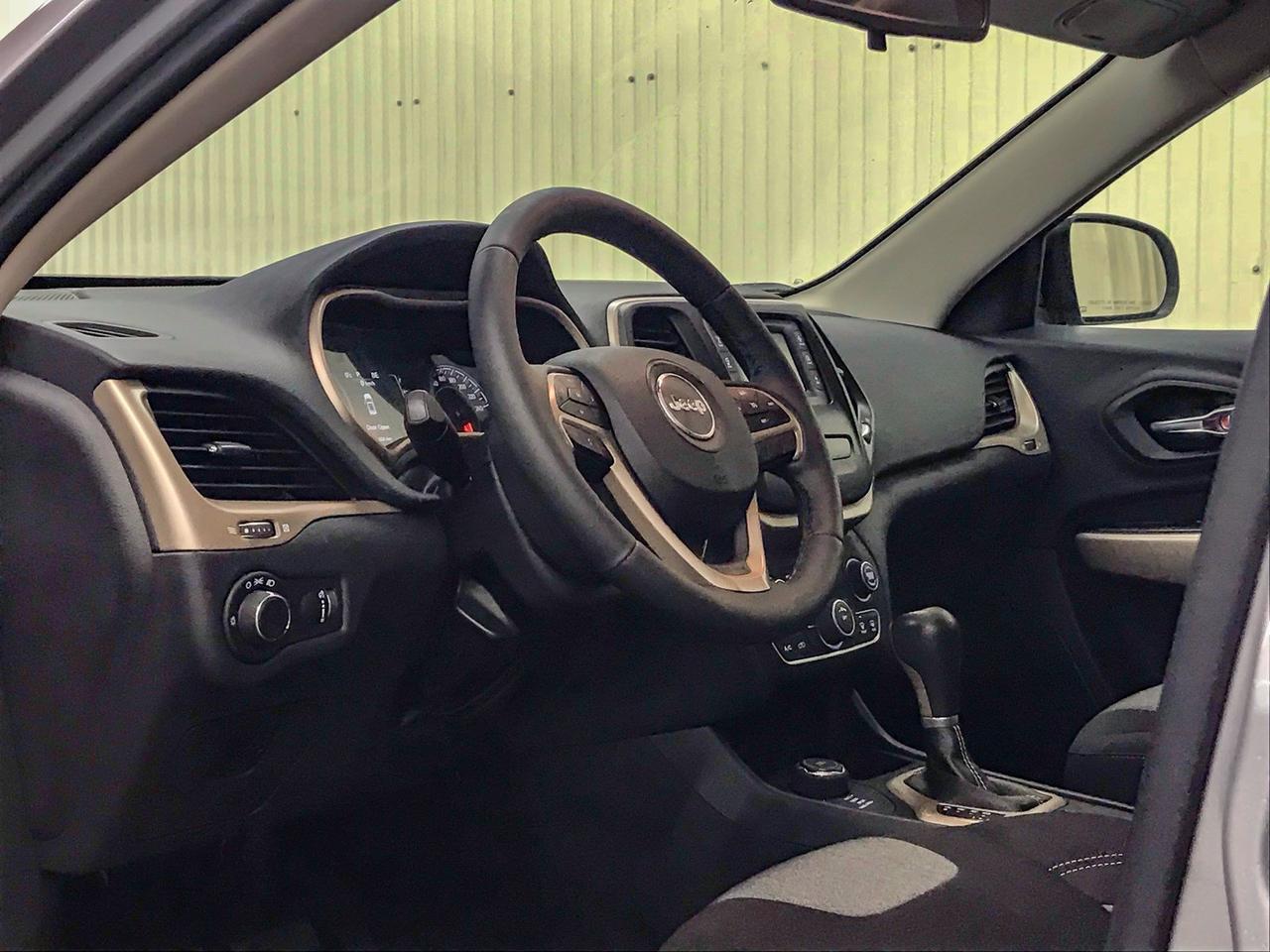 2018 Jeep Cherokee 4x4 Sport Red Deer AB