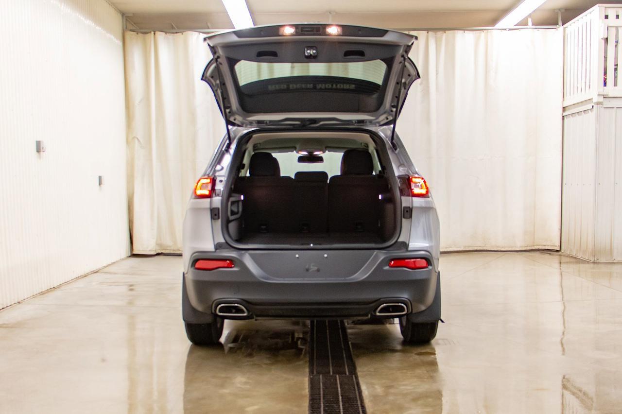 2018 Jeep Cherokee 4x4 Sport Red Deer AB