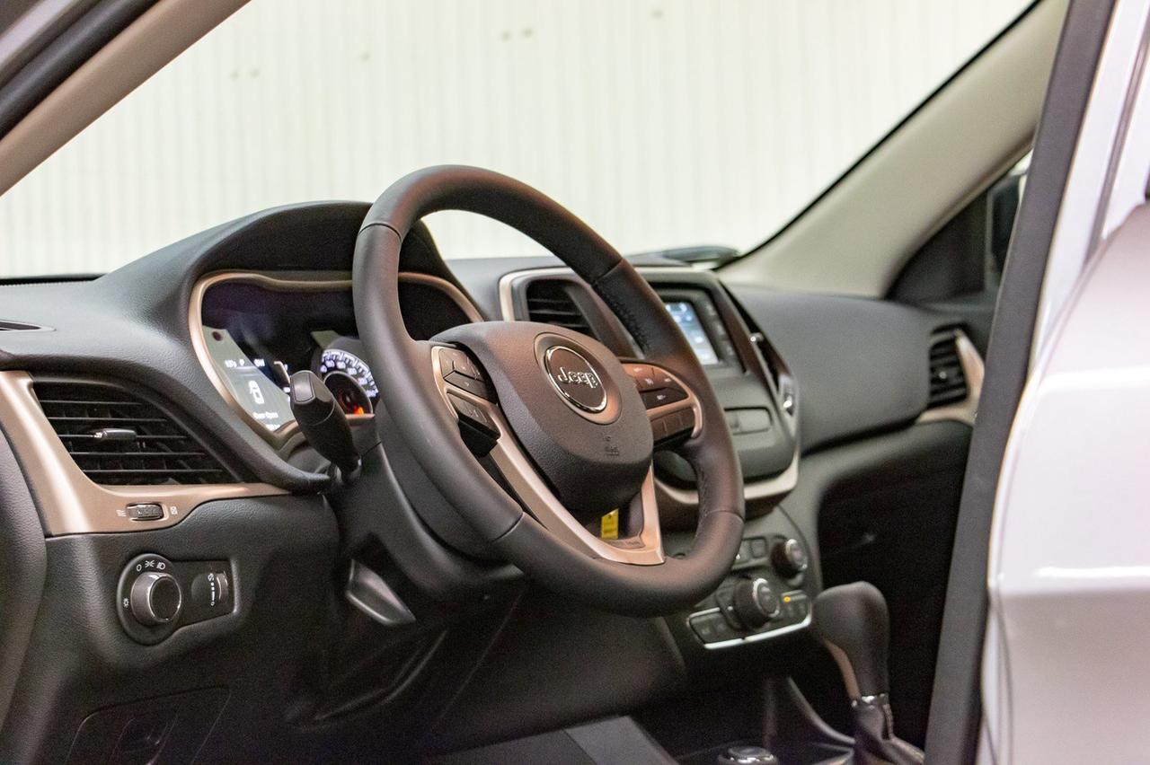 2018 Jeep Cherokee 4x4 Sport Red Deer AB