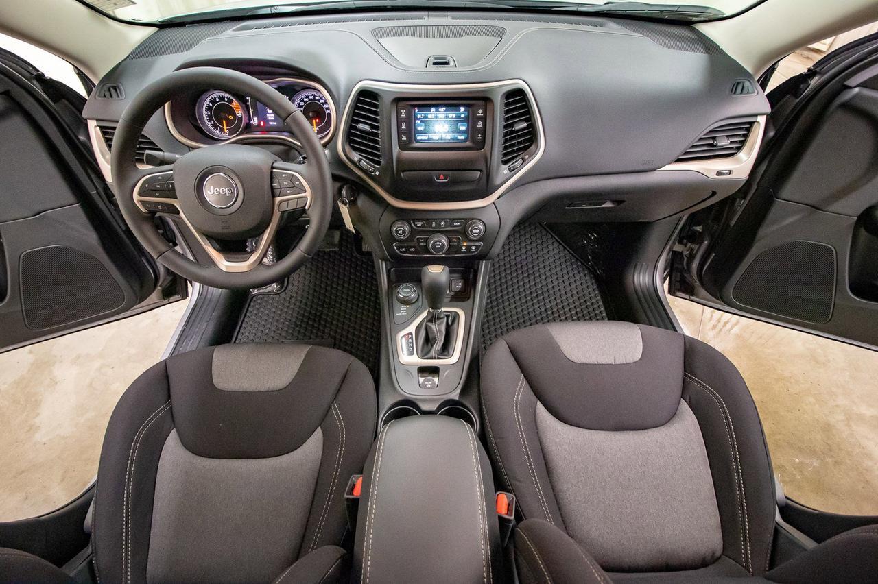 2018 Jeep Cherokee 4x4 Sport Red Deer AB