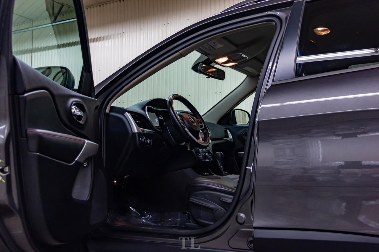 2018 Jeep Cherokee 4x4 Trailhawk Leather BCam Red Deer AB