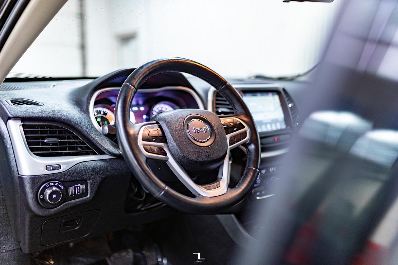 2018 Jeep Cherokee 4x4 Trailhawk Leather Nav BCam Red Deer AB