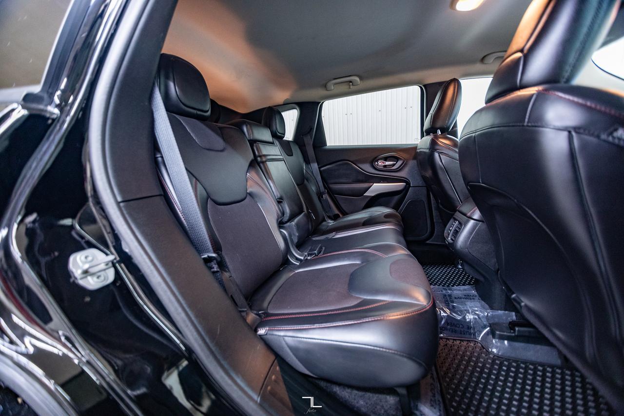 2018 Jeep Cherokee 4x4 Trailhawk Leather Nav BCam Red Deer AB