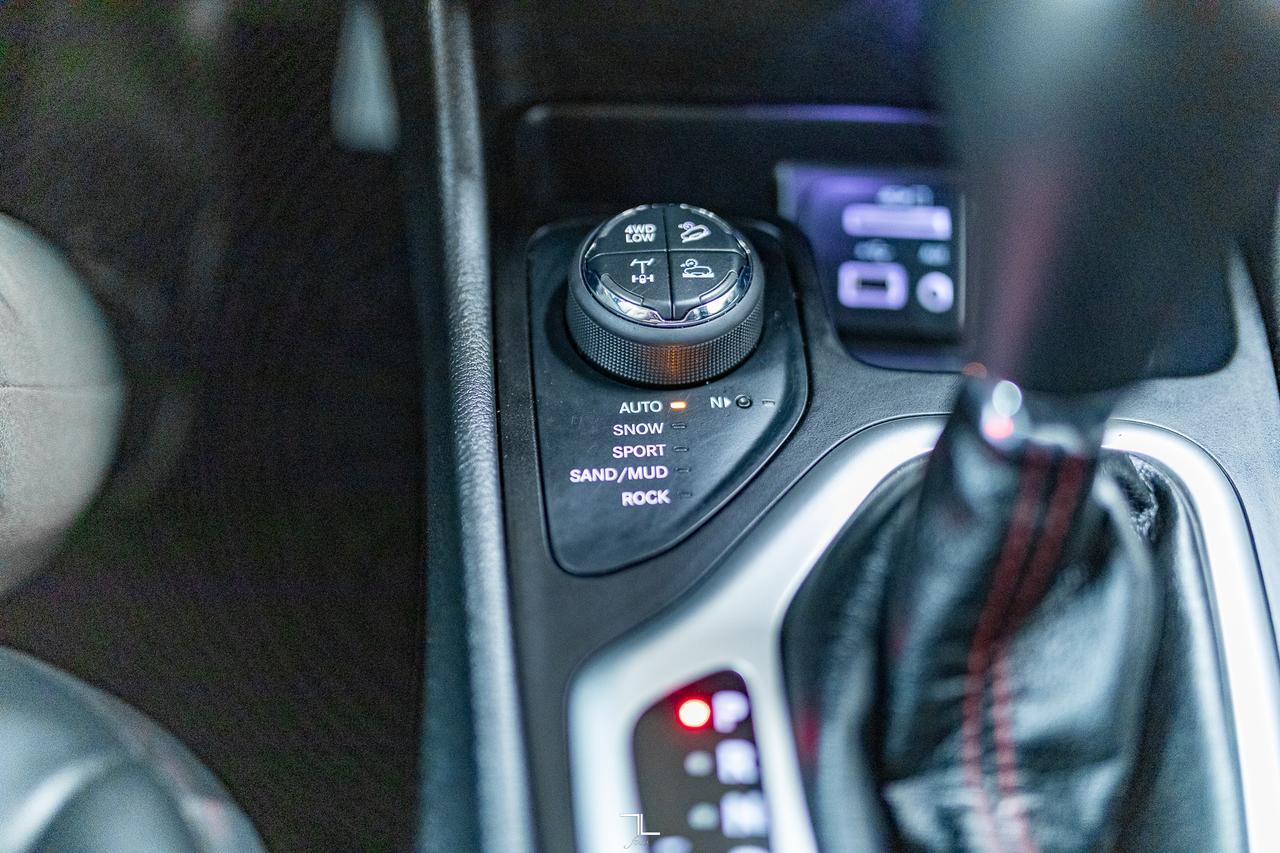 2018 Jeep Cherokee 4x4 Trailhawk Leather Nav BCam Red Deer AB