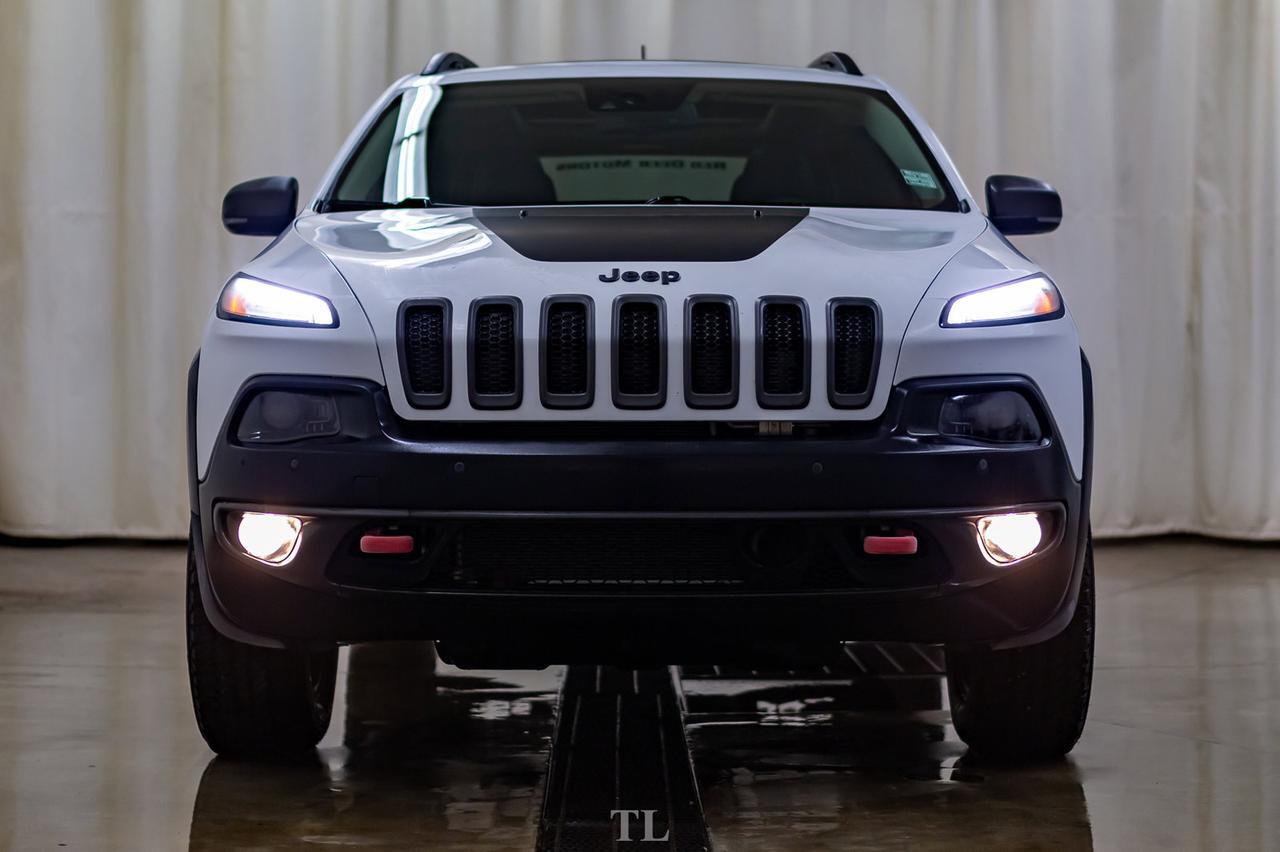 2018 Jeep Cherokee 4x4 Trailhawk Leather Roof Nav BCam Red Deer AB