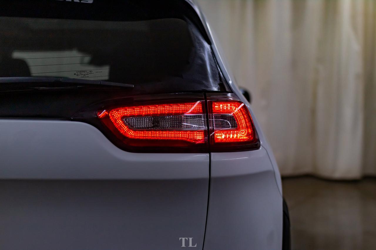 2018 Jeep Cherokee 4x4 Trailhawk Leather Roof Nav BCam Red Deer AB