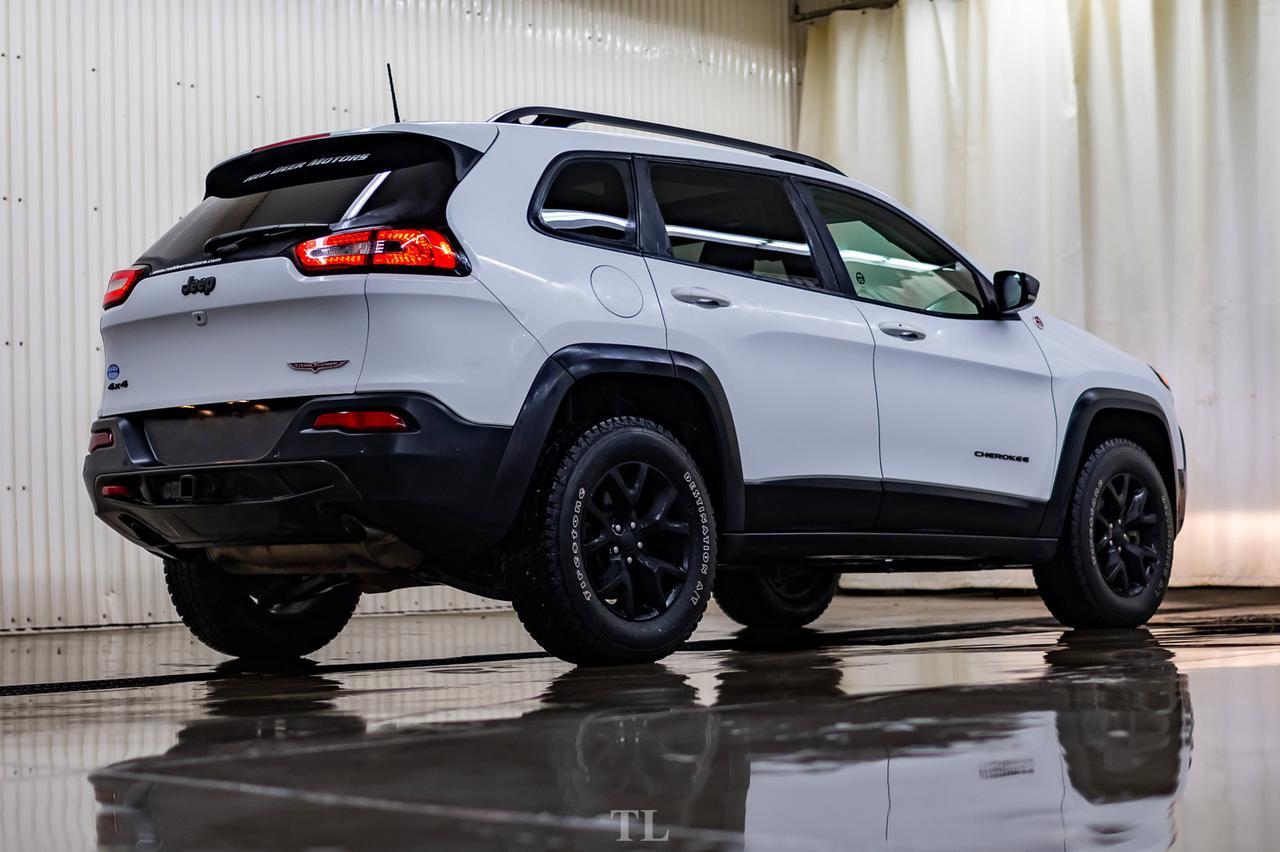 2018 Jeep Cherokee 4x4 Trailhawk Leather Roof Nav BCam Red Deer AB