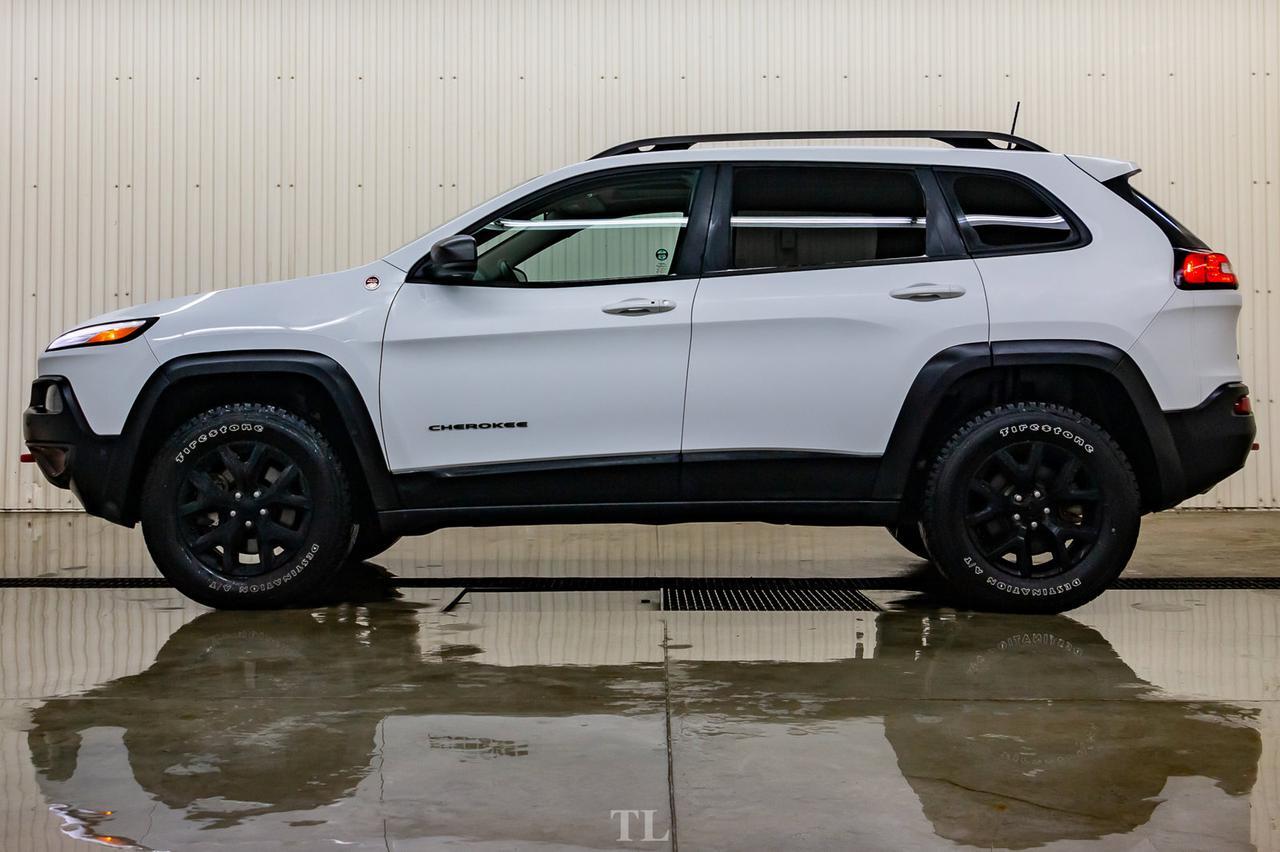 2018 Jeep Cherokee 4x4 Trailhawk Leather Roof Nav BCam Red Deer AB