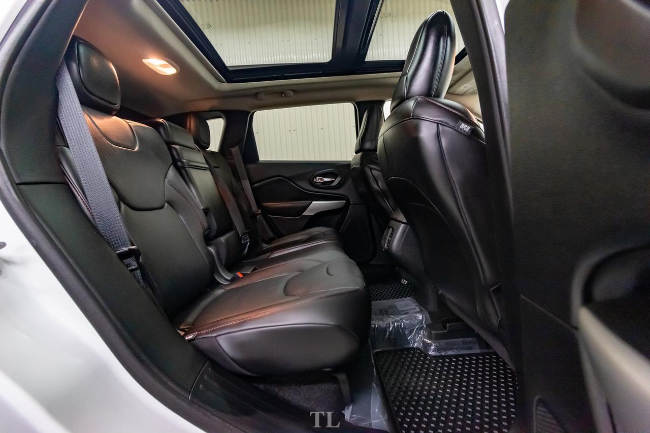 2018 Jeep Cherokee 4x4 Trailhawk Leather Roof Nav BCam Red Deer AB