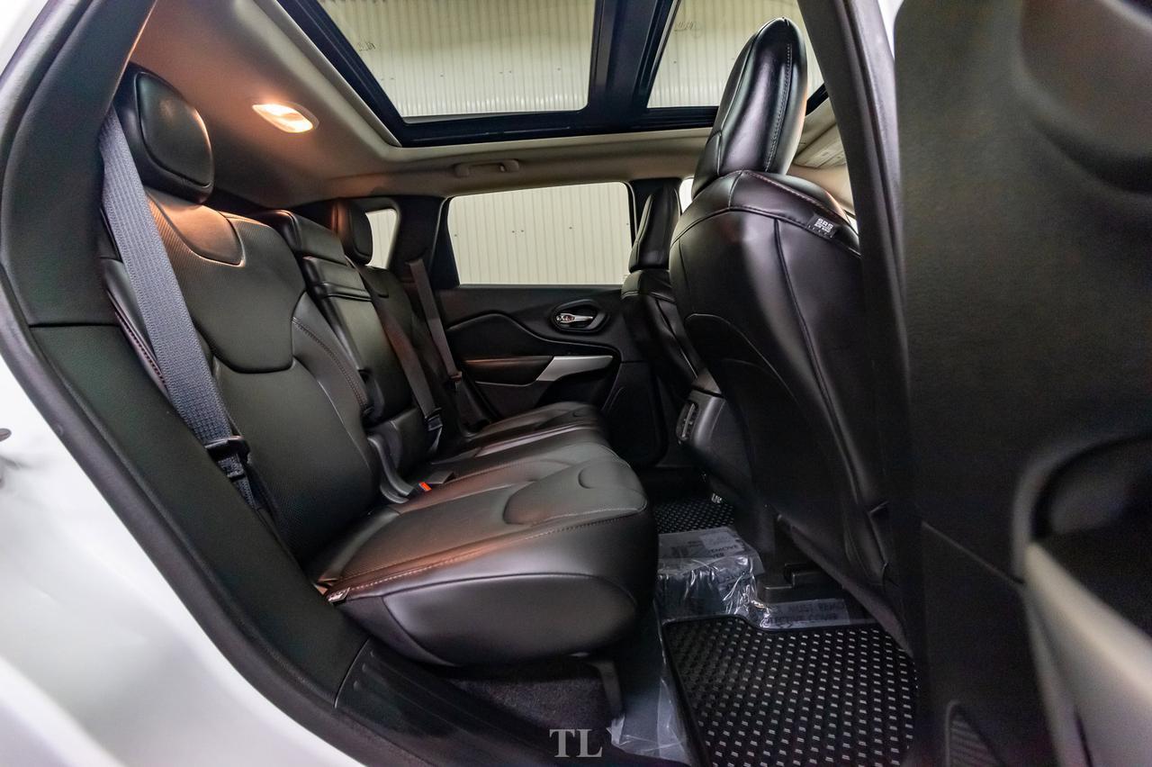 2018 Jeep Cherokee 4x4 Trailhawk Leather Roof Nav BCam Red Deer AB