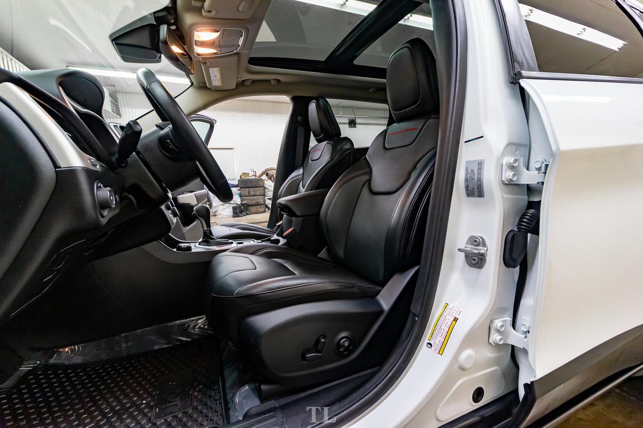 2018 Jeep Cherokee 4x4 Trailhawk Leather Roof Nav BCam Red Deer AB