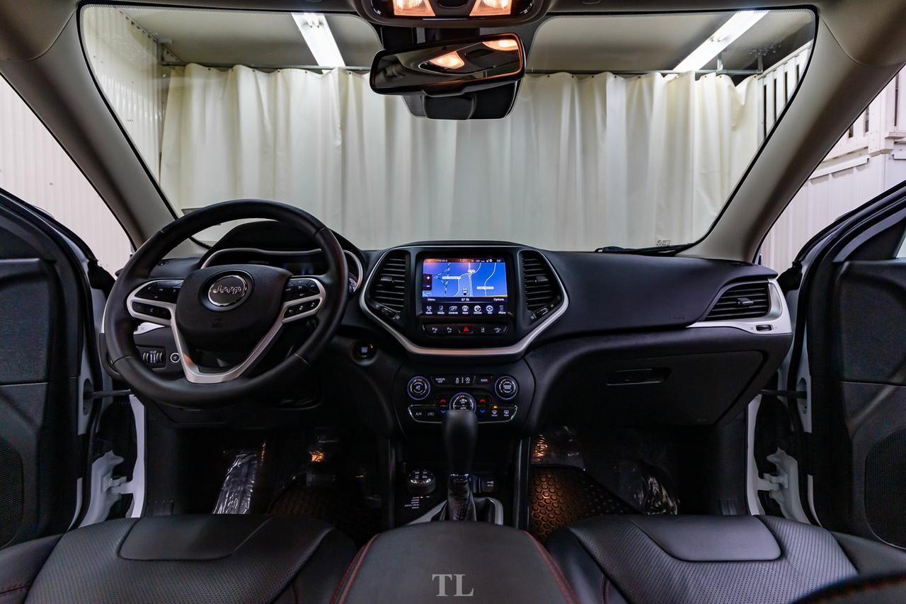 2018 Jeep Cherokee 4x4 Trailhawk Leather Roof Nav BCam Red Deer AB
