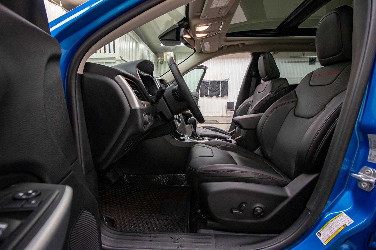 2018 Jeep Cherokee 4x4 Trailhawk Plus Leather Roof Nav Red Deer AB