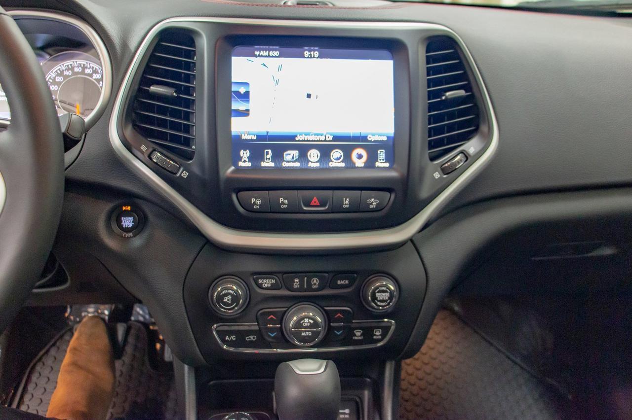 2018 Jeep Cherokee 4x4 Trailhawk Plus Leather Roof Nav Red Deer AB