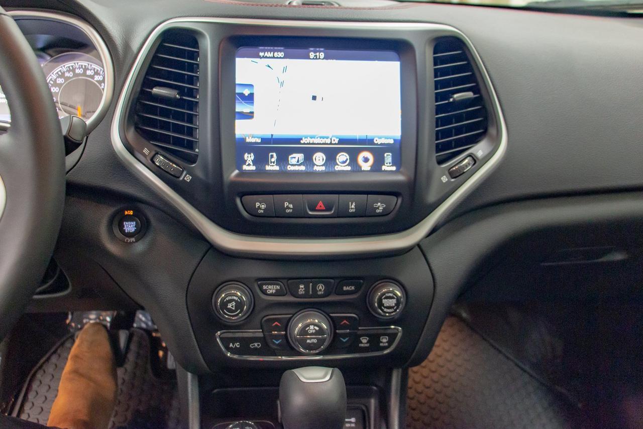 2018 Jeep Cherokee 4x4 Trailhawk Plus Leather Roof Nav Red Deer AB