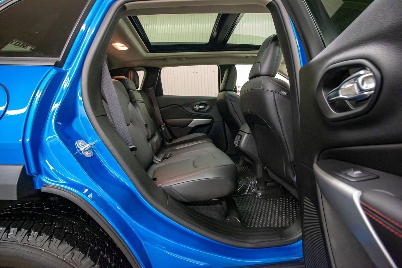 2018 Jeep Cherokee 4x4 Trailhawk Plus Leather Roof Nav Red Deer AB