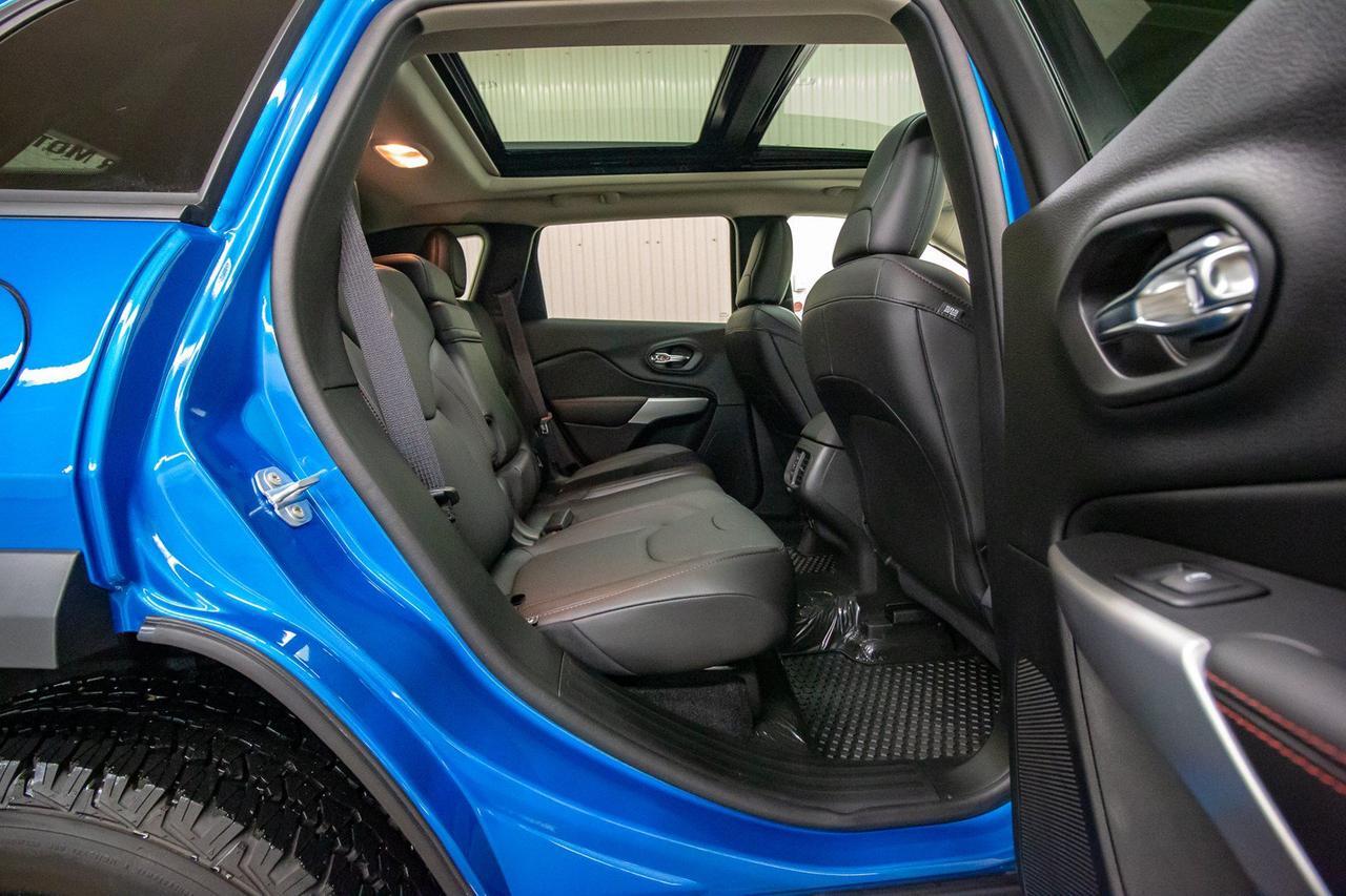 2018 Jeep Cherokee 4x4 Trailhawk Plus Leather Roof Nav Red Deer AB
