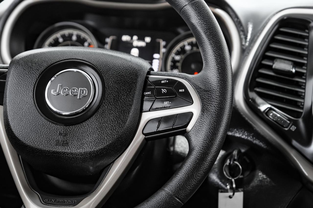 2018 Jeep Cherokee LATITUDE AUTOMATIC REAR CAMERA BLUETOOTH CRUISE CONTROL ALLOY WH Carrollton TX