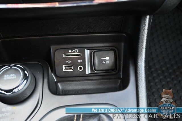 2018 Jeep Cherokee Latitude Plus / 4X4 / Cold Weather & Comfort & Convenience Pkg / Auto Start / Power & Heated Leather Seats / Heated Steering Wheel / Bluetooth / Aux & USB Input / Back Up Cam / Power Liftgate / Tow Pkg Anchorage AK