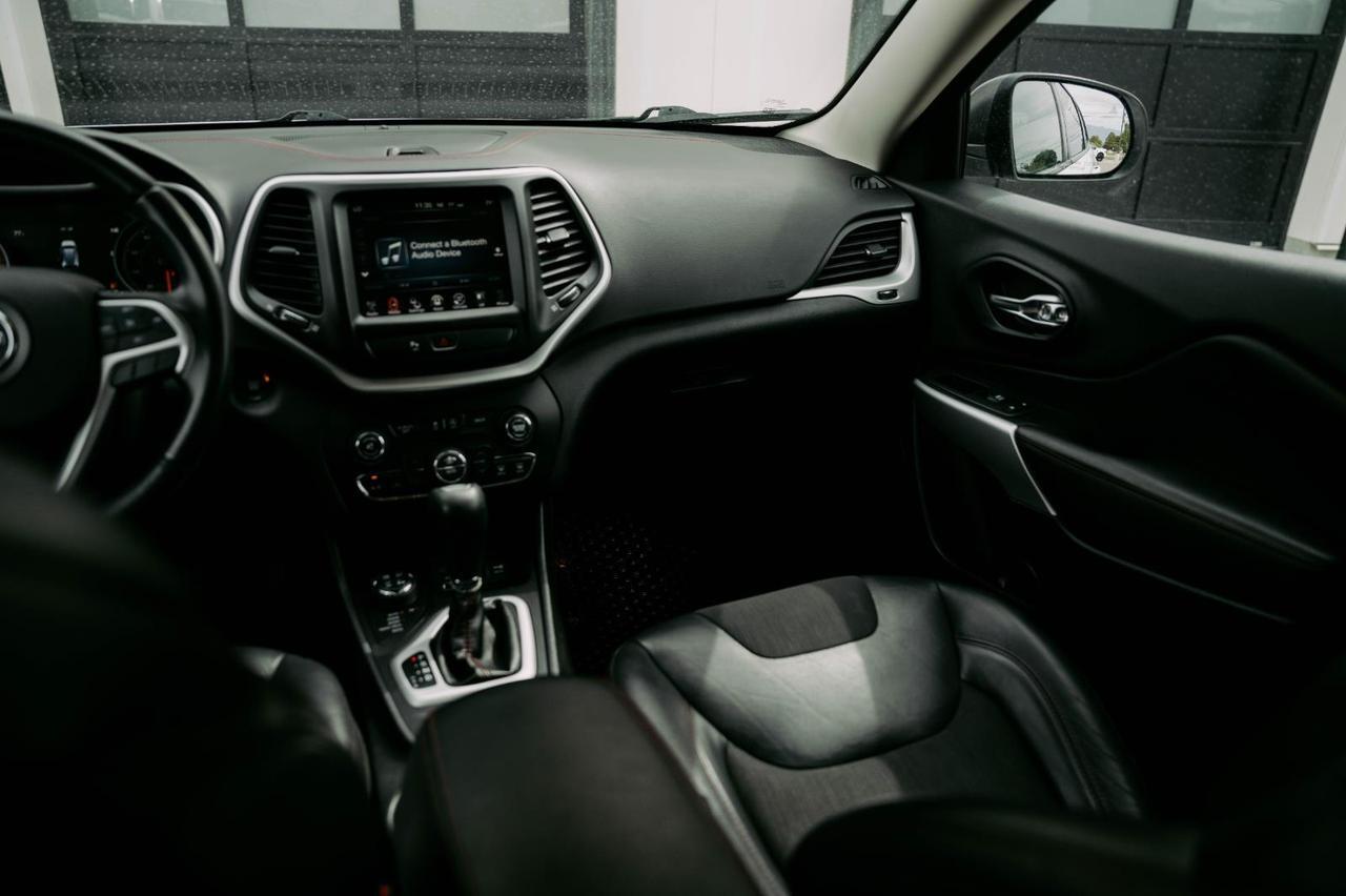 2018 Jeep Cherokee Trailhawk photo 13