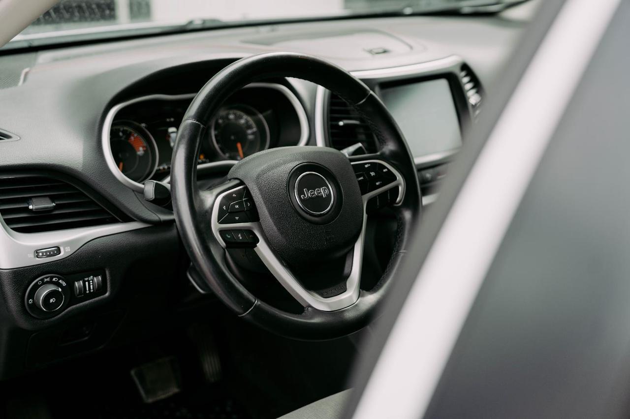 2018 Jeep Cherokee Trailhawk photo 16