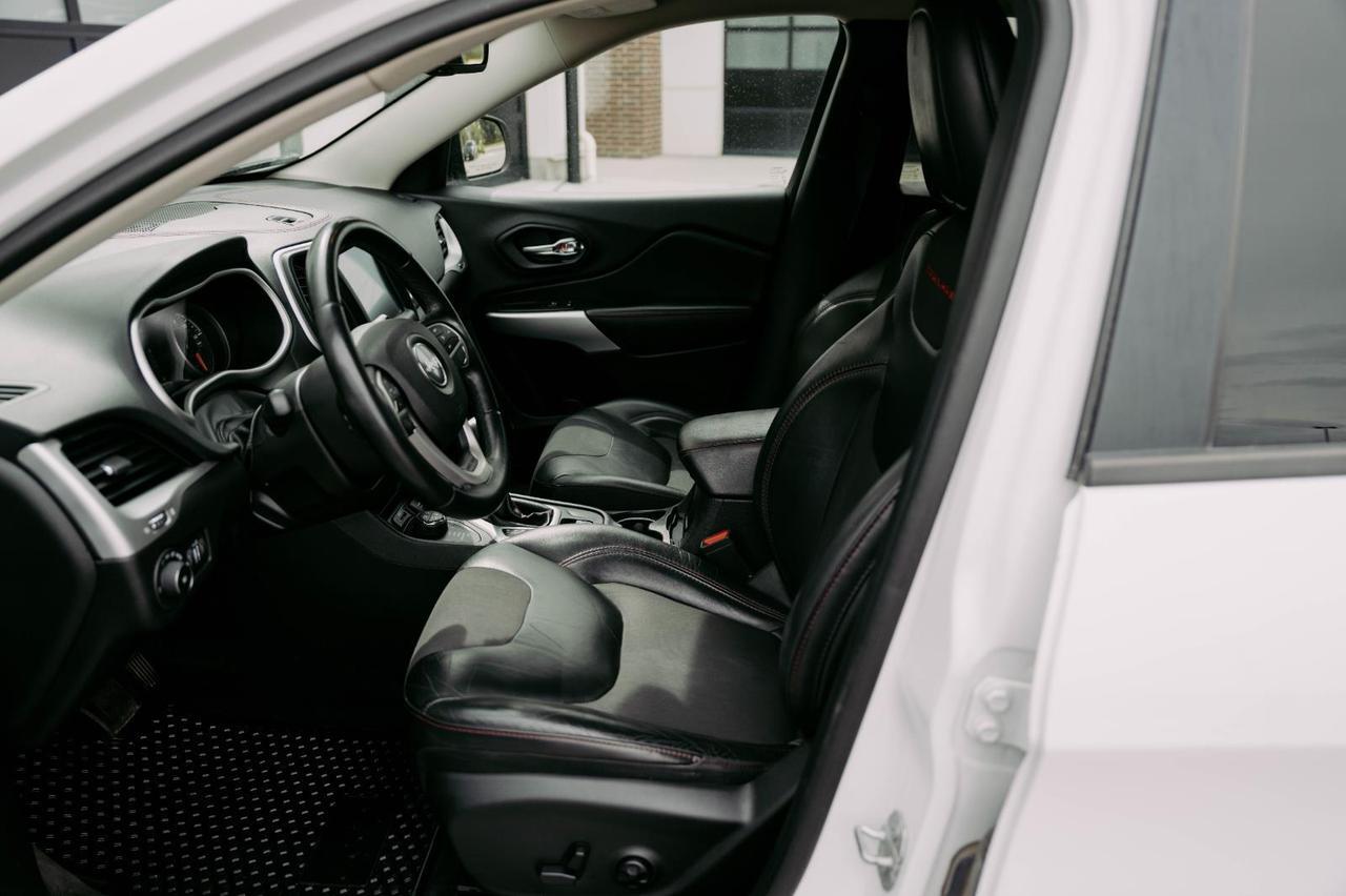 2018 Jeep Cherokee Trailhawk photo 15