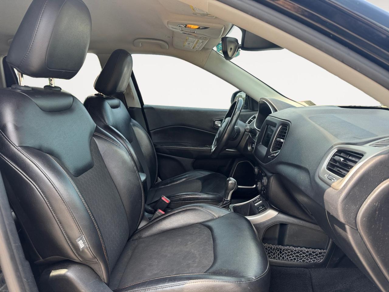 2018 Jeep Compass LATITUDE, POWER DRIVER SEAT, APPLE CAR PLAY, ANDROID AUTO, BLUETOOTH, ROOF RACKS, REMOTE START, KEYLESS ENTRY & START, CLEAN CARFAX, THE DEAL YOU HAVE BEEN WAITING FOR IS RIGHT HERE!!! Norfolk VA