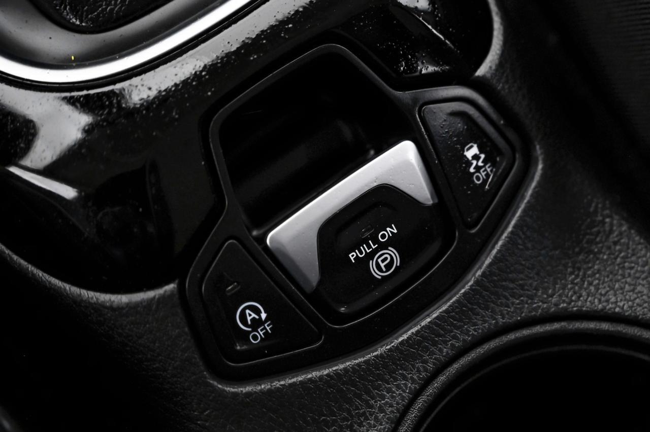 2018 Jeep Compass LIMITED 4WD NAVIGATION LEATHER HEATED SEATS REAR CAMERA KEYLESS Carrollton TX