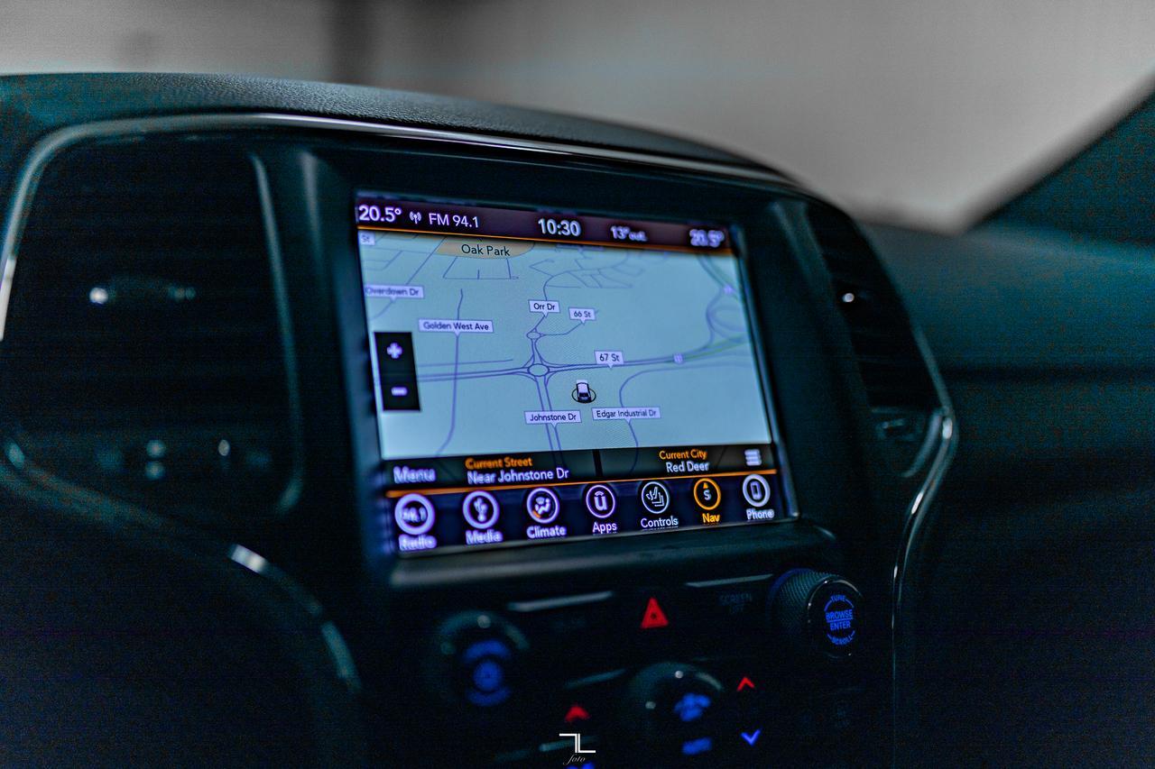 2018 Jeep Grand Cherokee 4x4 Altitude IV Leather Nav Bcam Red Deer AB