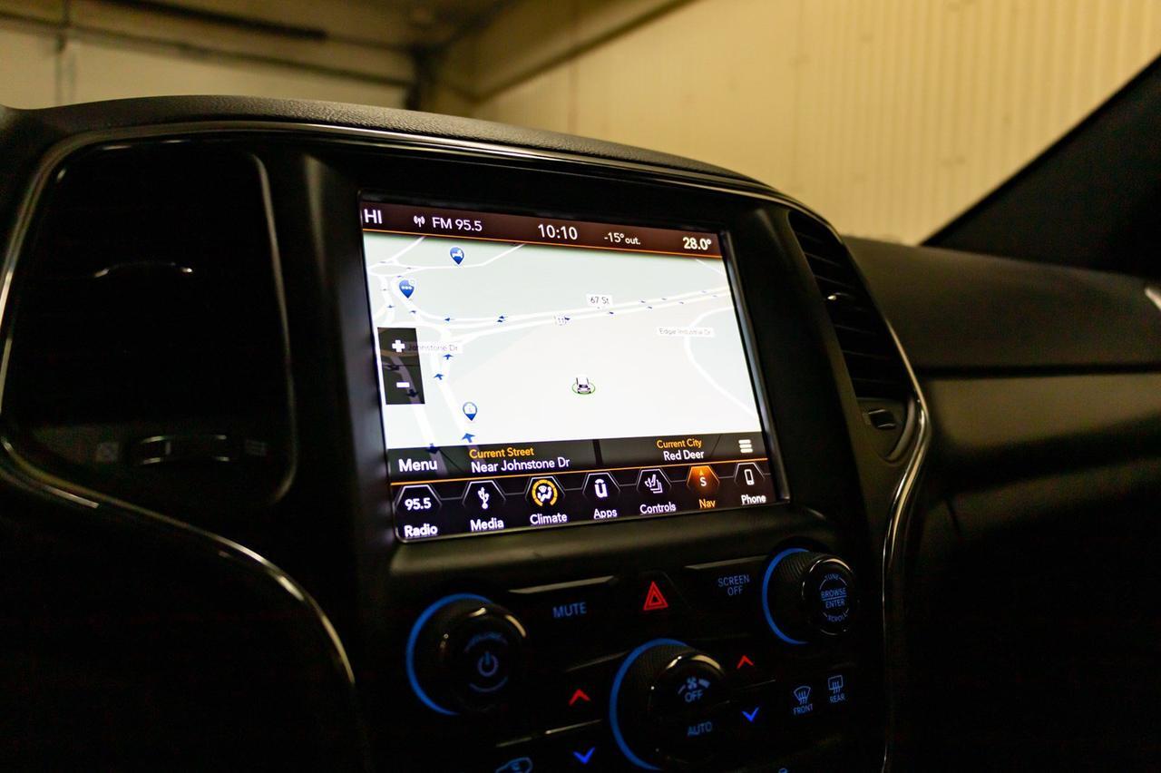 2018 Jeep Grand Cherokee 4x4 Altitude Leather Roof Nav Red Deer AB