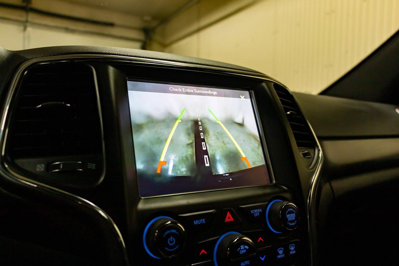 2018 Jeep Grand Cherokee 4x4 Altitude Leather Roof Nav Red Deer AB