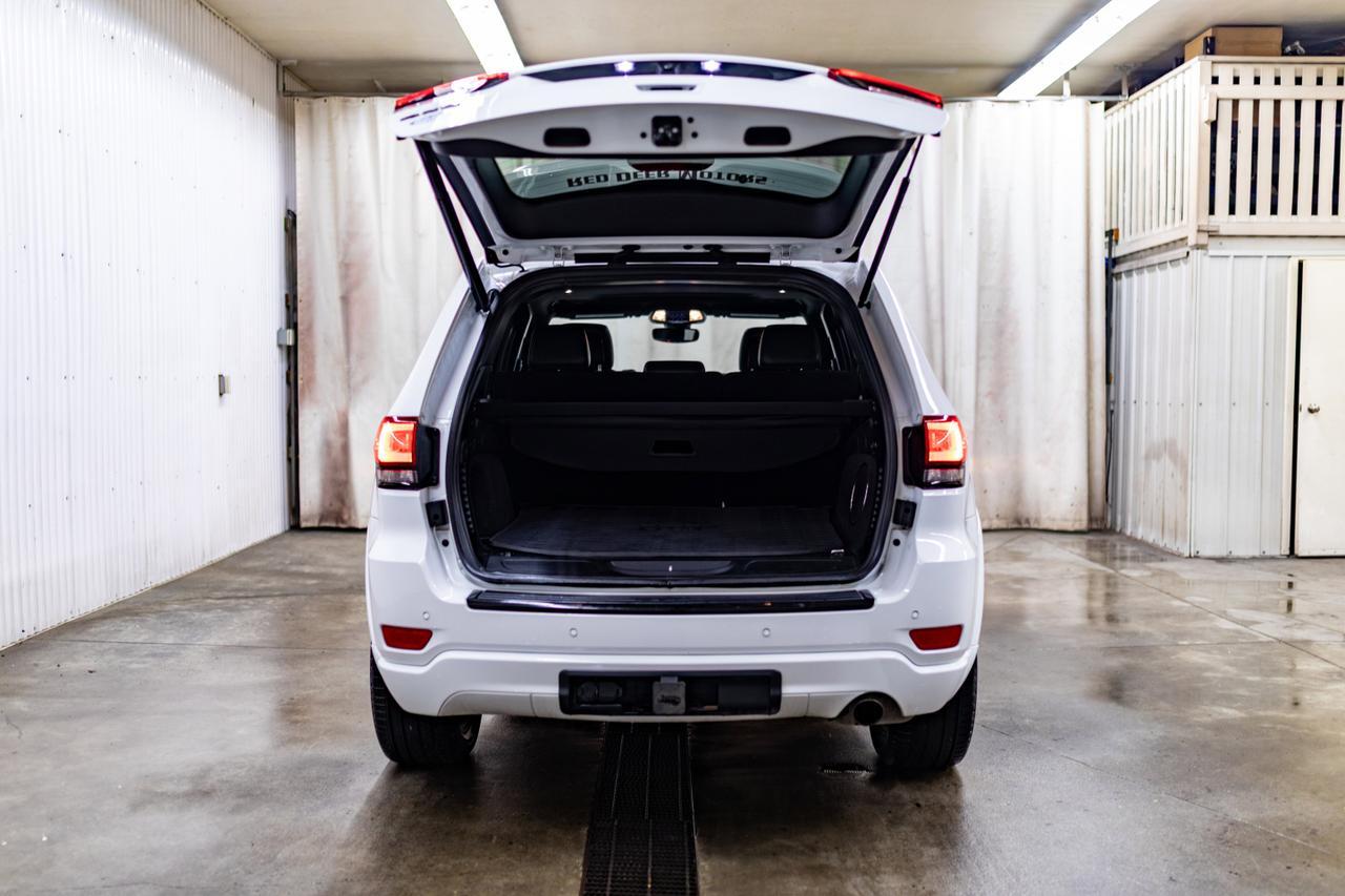 2018 Jeep Grand Cherokee 4x4 Laredo Altitude Leather Roof Nav BCam Red Deer AB