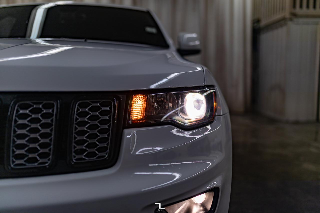 2018 Jeep Grand Cherokee 4x4 Laredo Altitude Leather Roof Nav BCam Red Deer AB