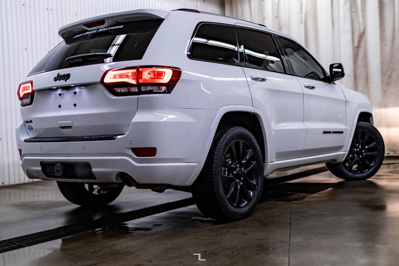 2018 Jeep Grand Cherokee 4x4 Laredo Altitude Leather Roof Nav BCam Red Deer AB