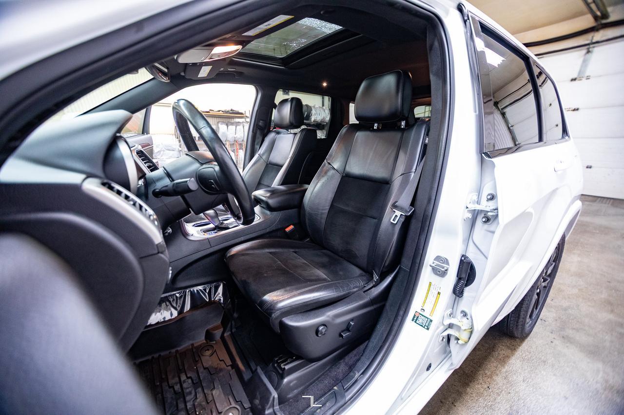 2018 Jeep Grand Cherokee 4x4 Laredo Altitude Leather Roof Nav BCam Red Deer AB