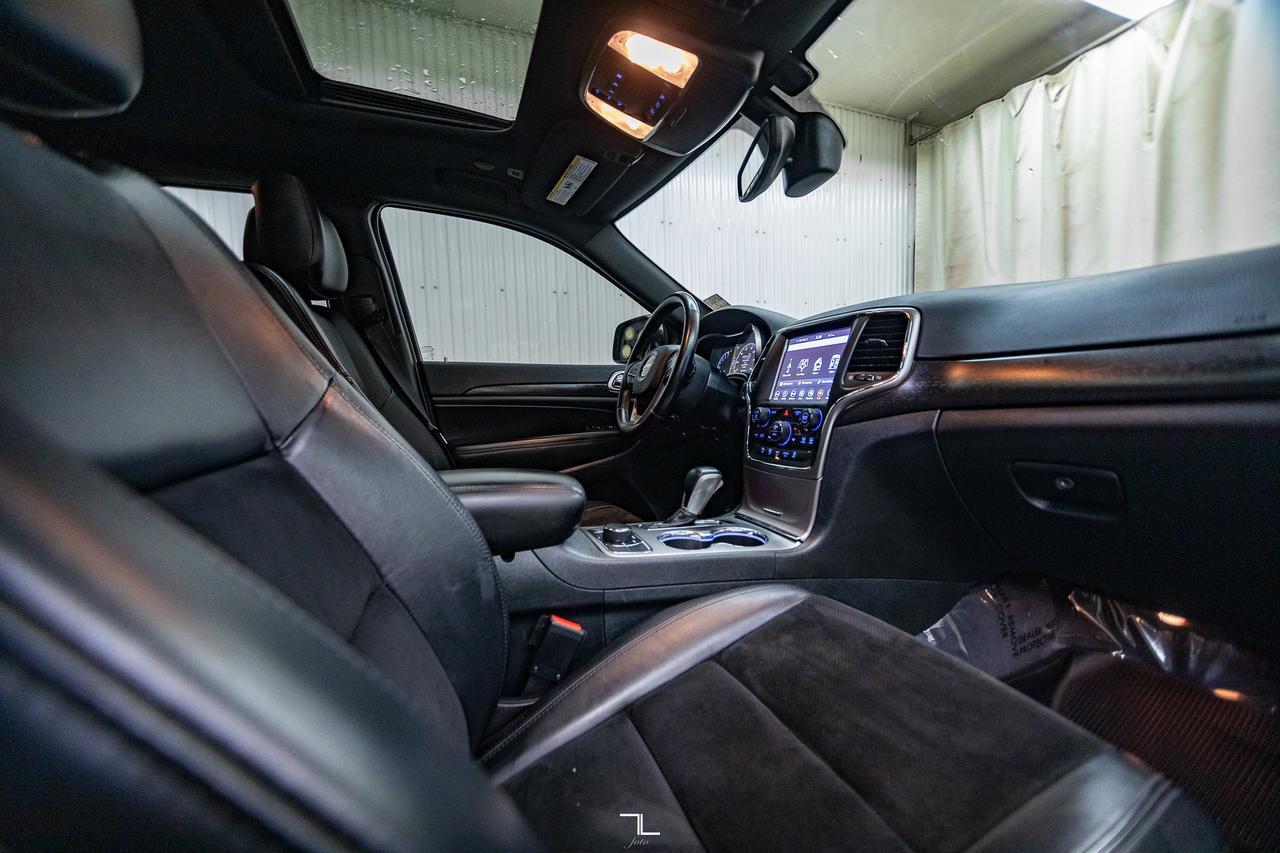 2018 Jeep Grand Cherokee 4x4 Laredo Altitude Leather Roof Nav BCam Red Deer AB