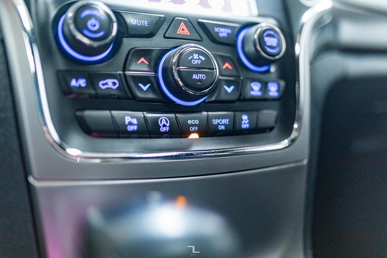 2018 Jeep Grand Cherokee 4x4 Laredo Altitude Leather Roof Nav BCam Red Deer AB