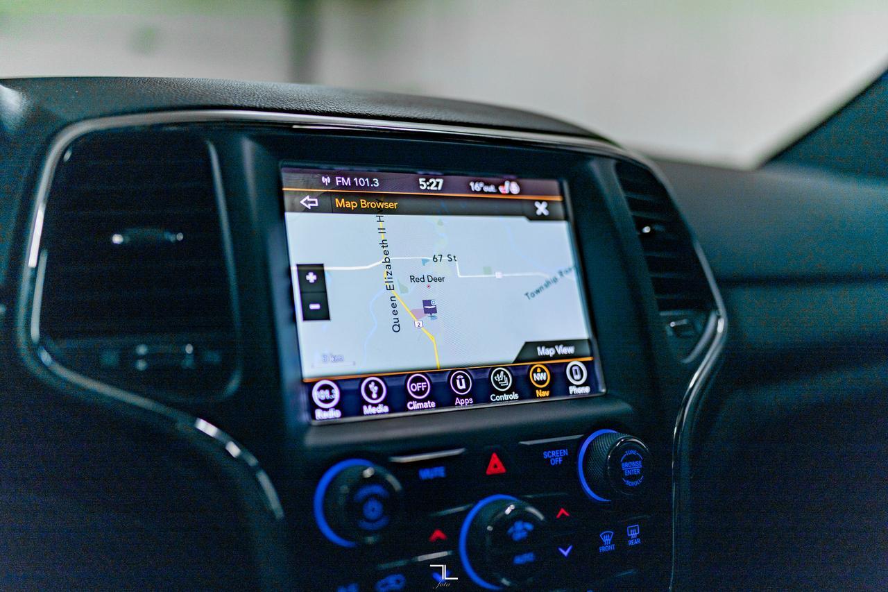 2018 Jeep Grand Cherokee 4x4 Laredo Altitude Leather Roof Nav BCam Red Deer AB