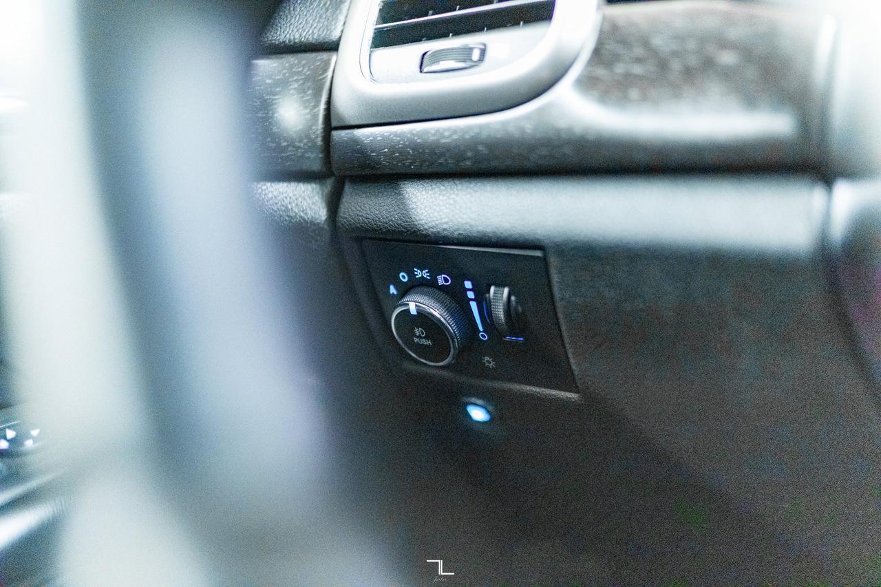 2018 Jeep Grand Cherokee 4x4 Laredo Altitude Leather Roof Nav BCam Red Deer AB