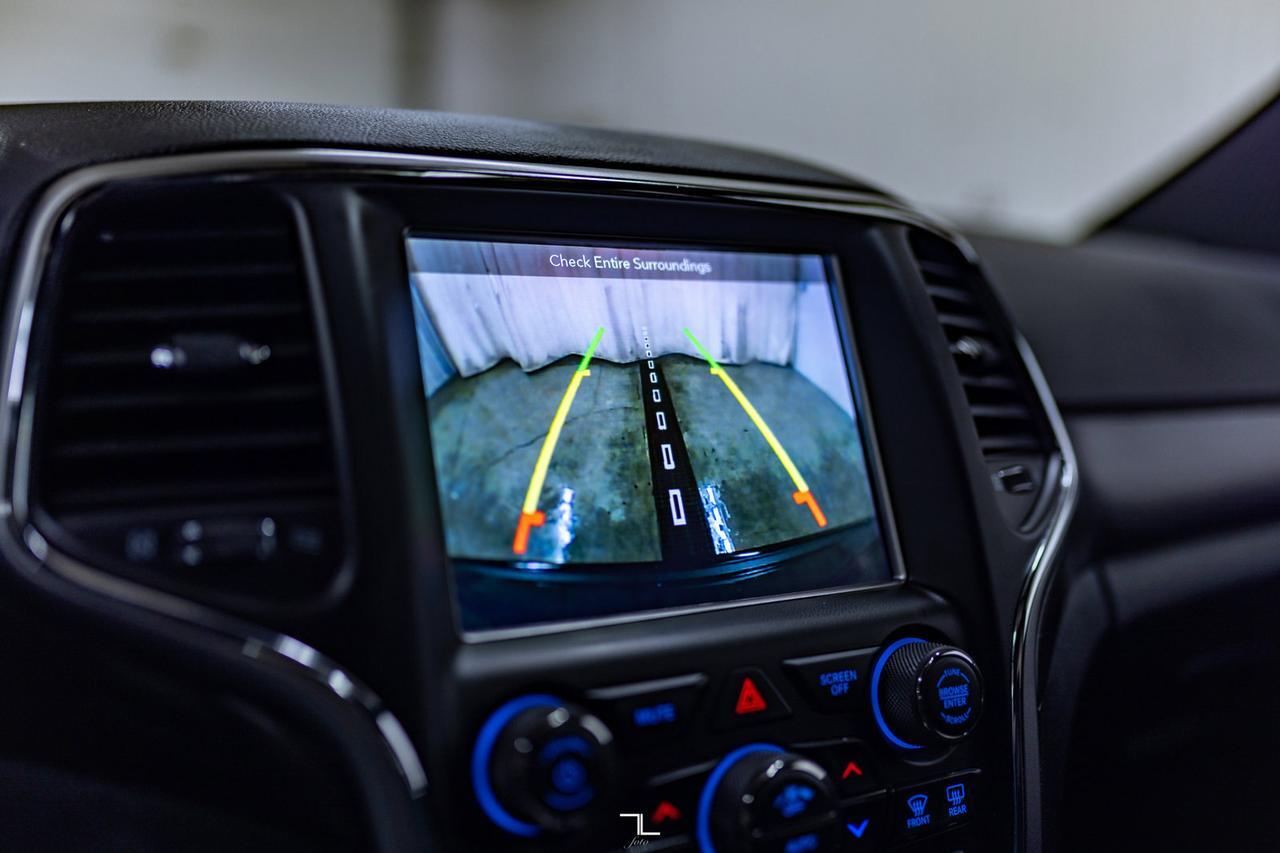 2018 Jeep Grand Cherokee 4x4 Laredo Altitude Leather Roof Nav Red Deer AB